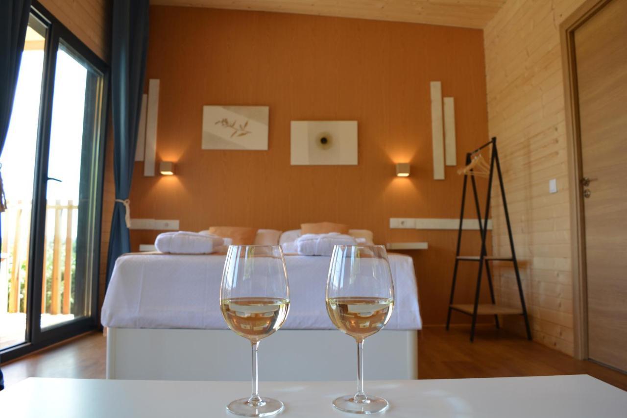 Cabanas Compostela - Cabana La Catedral Con Banera De Hidromasaje サンティアゴ・デ・コンポステーラ エクステリア 写真