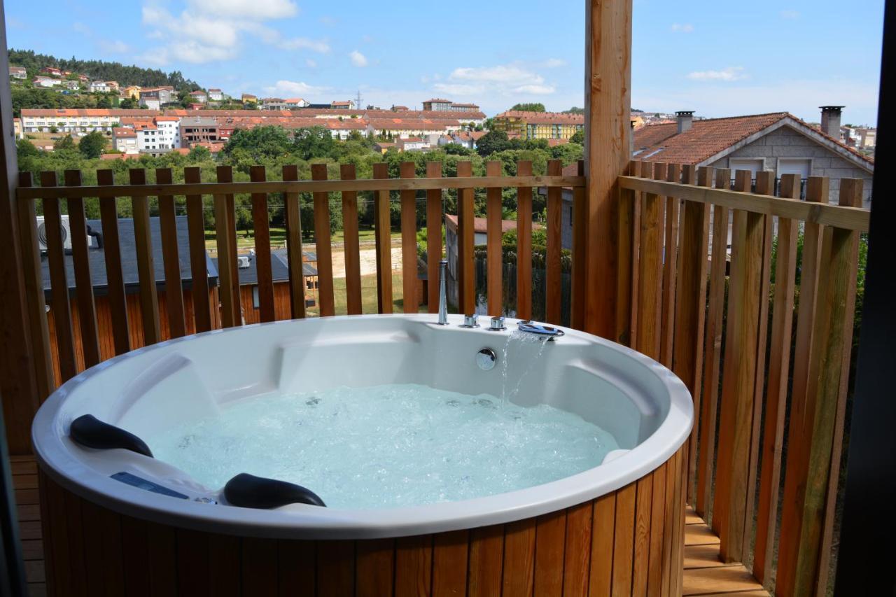 Cabanas Compostela - Cabana La Catedral Con Banera De Hidromasaje サンティアゴ・デ・コンポステーラ エクステリア 写真